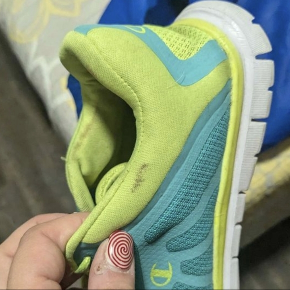 Running Shoes - Picture 3 of 3